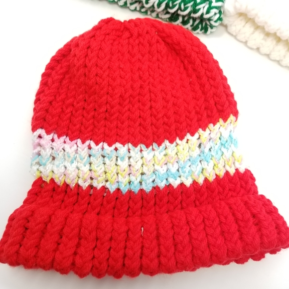 Five Handmade Christmas Colors Beanies Lot! Gift - Picture 5 of 11